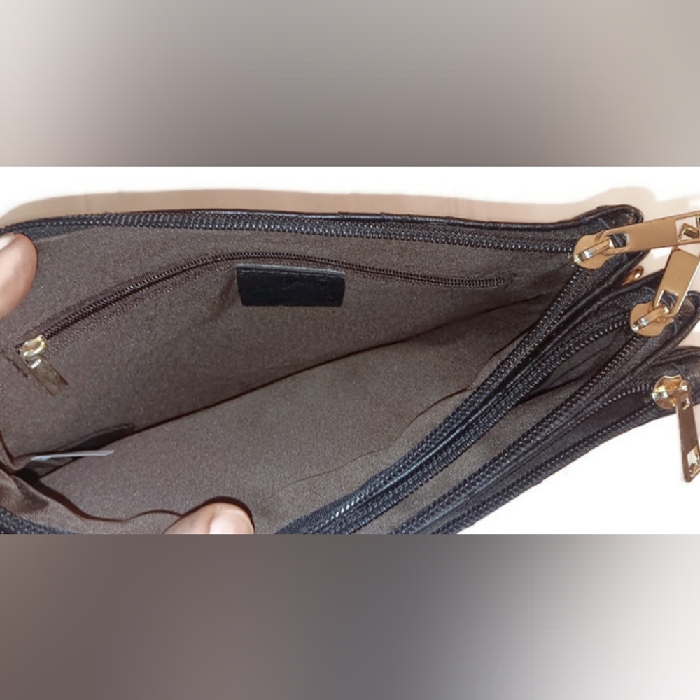 Women's Ostrich Crossbody/Wristlet Bag, Black - Picture 4 of 7
